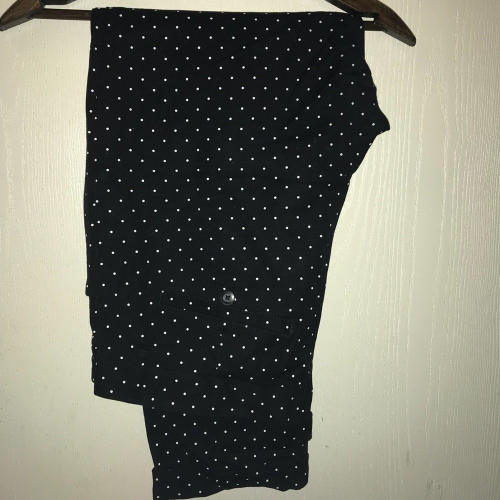 Black with white dots GAP Crops